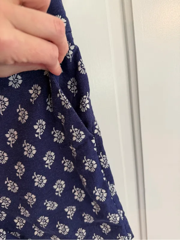 J.Crew Factory Linen Blend Floral Elastic Back Shorts Navy Size 4 - Image 3