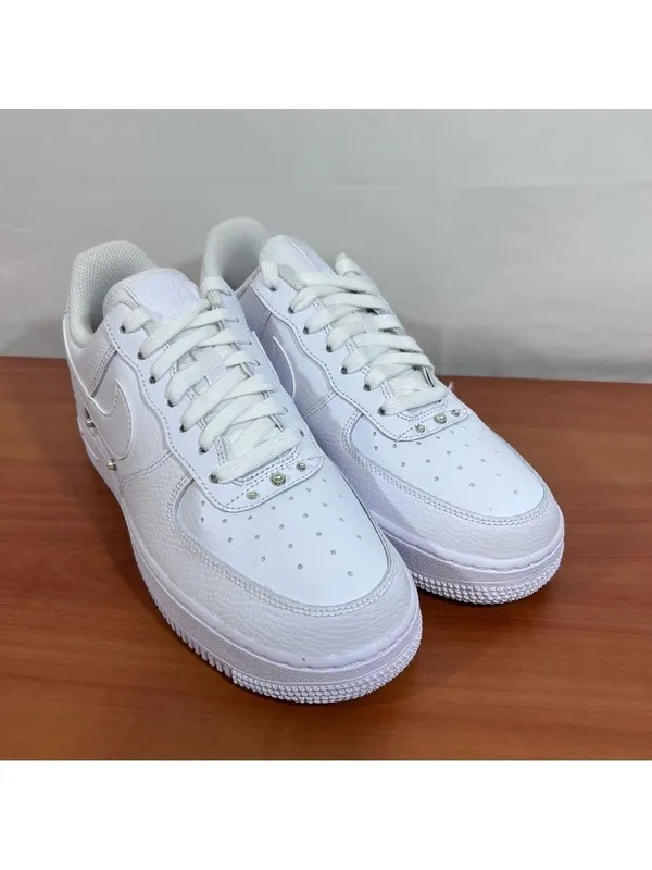 Nike NEW Women's Air Force 1 ‘07 SE Triple White Pearl Shoe Size 8.5 #B1236A - Image 4