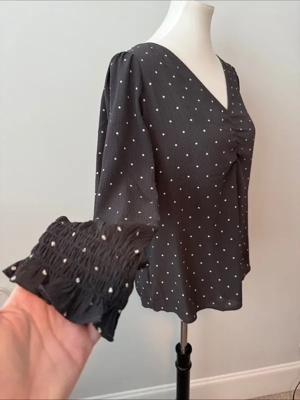 Loft V-Neck Long Sleeve Charcoal Polka Dot Blouse Top Women's Medium - Image 4