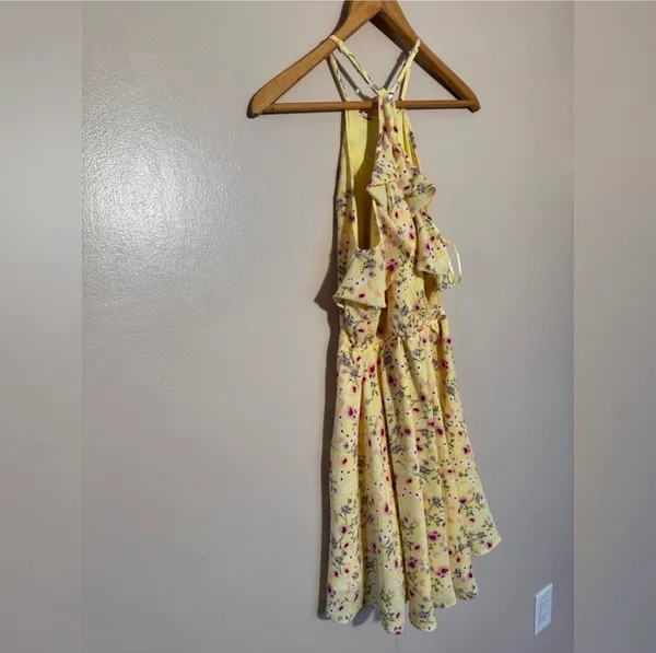 SALE! Yellow Francesca’s Floral Ruffle Fit and Flare Dress Size XS NWT - Image 4
