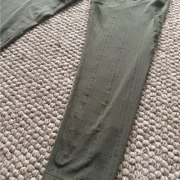 NWOT The North Face Dayology Mid-Rise 7/8 Tight Women’s Size XL Mesh Detail - Image 2