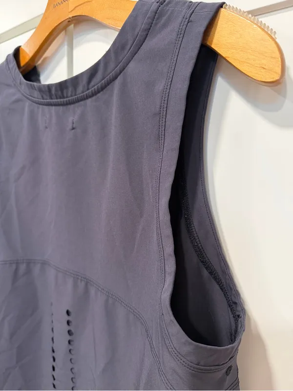 Women's Dark Grey Sleeveless Performance Tank Gray Size M - Image 5