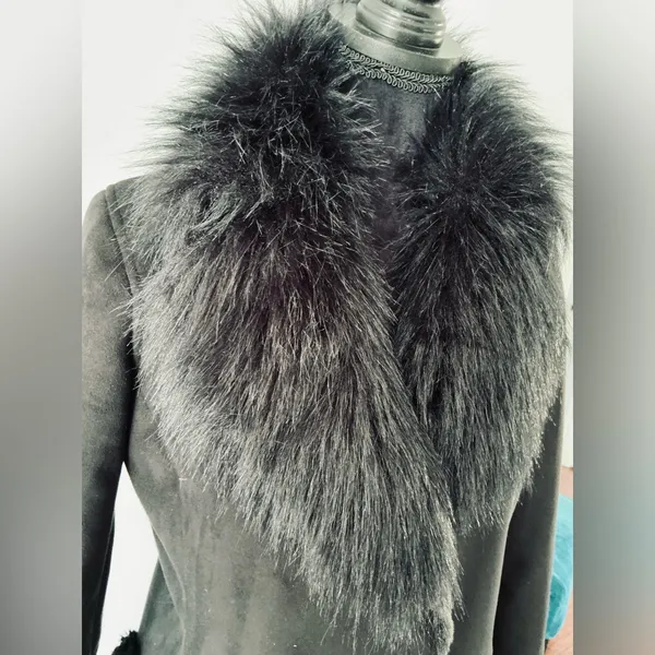 Nice stylish GUESS coat 🖤🖤🖤 - Image 4