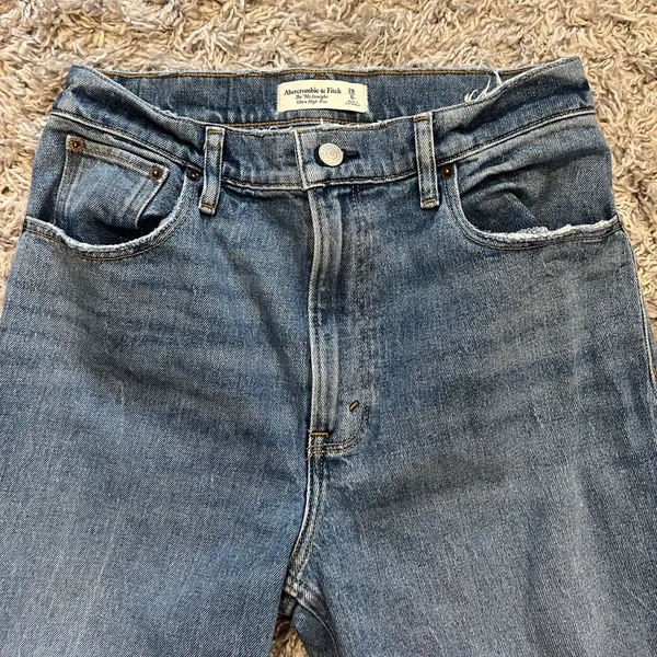 Abercrombie Ultra High Rise 90s Straight Jean - Image 5