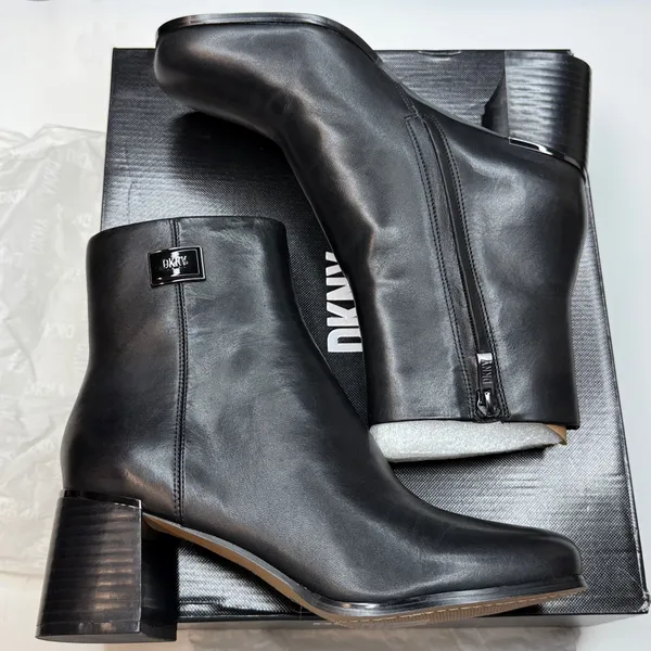 DKNY Women's Ranya Zip Ankle Booties- Size 8- Smooth Black Leather - Image 3