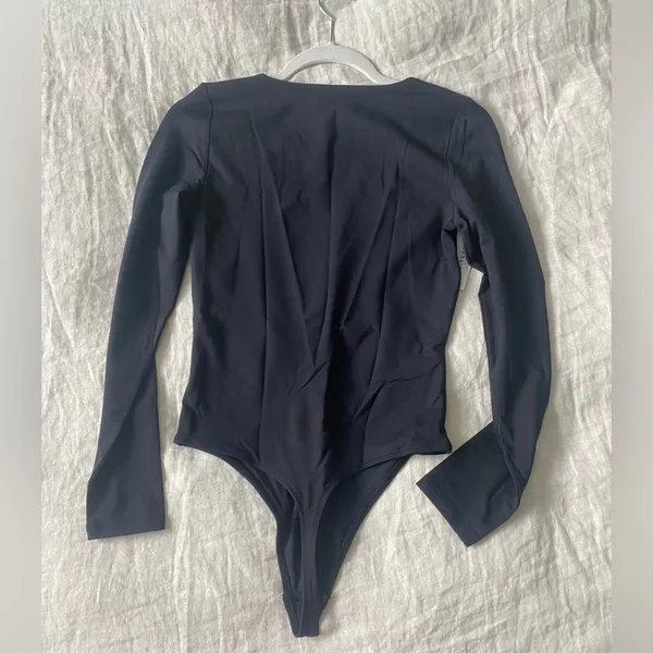 Aritzia Babaton Contour Fixture Black Noir Bodysuit Size M NWT - Image 2