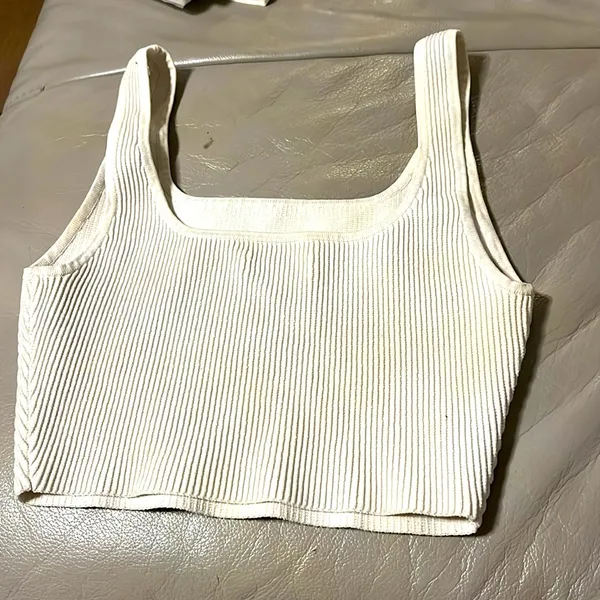 Ribbed Babaton tank top size medium - Image 3