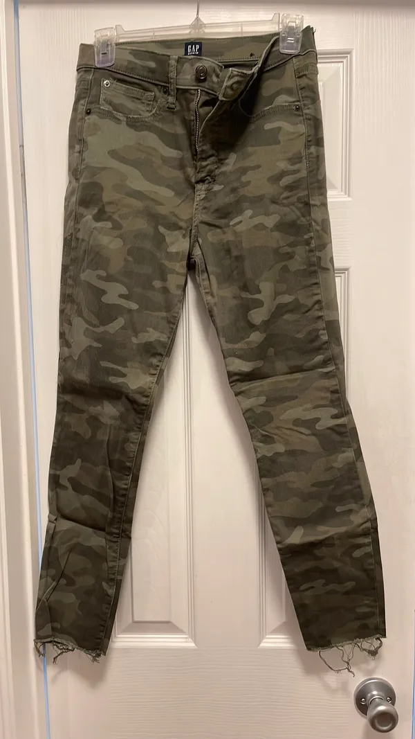 Gap Camo Jeans - Image 2