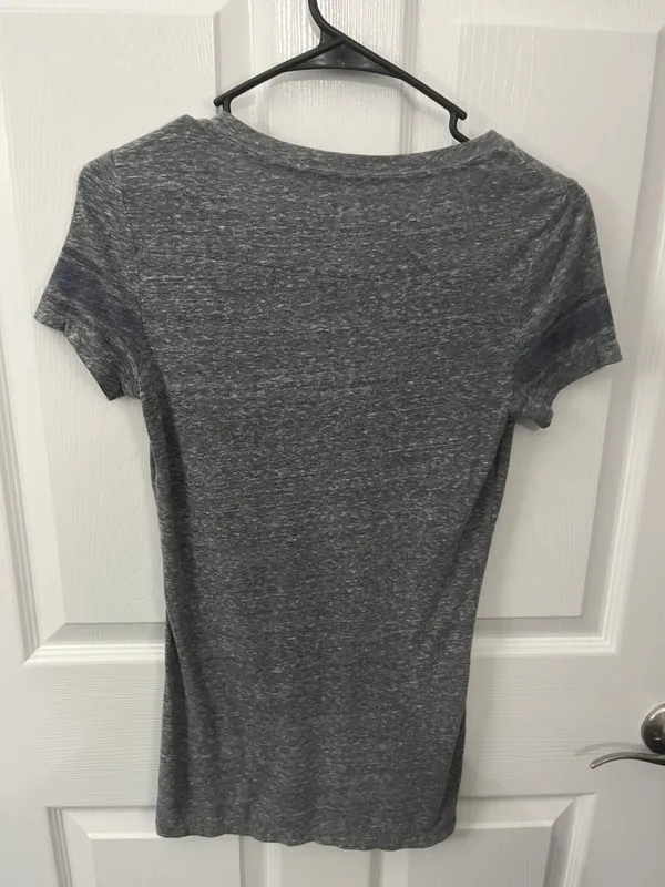 American Eagle Outfitters Size XS Grey Shirt - Image 2