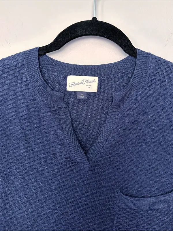 Universal Thread Navy Textured Knit Top V-Neck Short Sleeve XS - Image 4