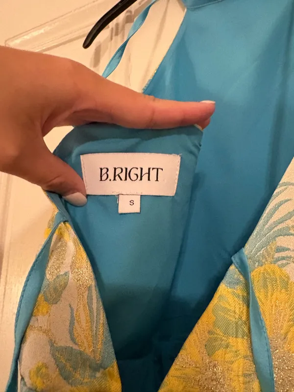 B. Right  - Image 3