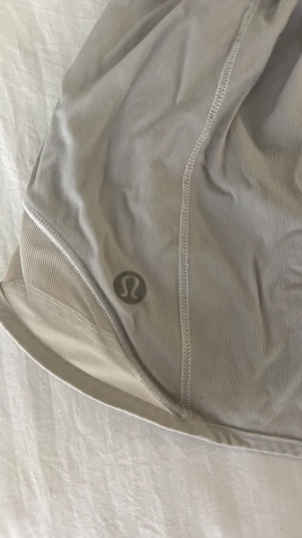 Lululemon Hotty Shorts 2.5" Hot Low-Rise - Image 4