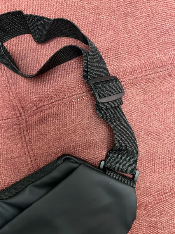 Amazon Adjustable Matte Black Shoulder Fanny Bag - Image 4