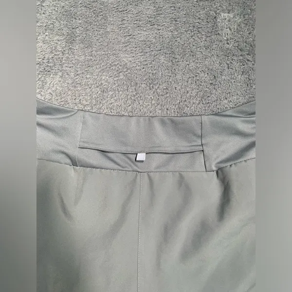 Nike dri-fit Women's Gray Athletic Shorts small - Image 6