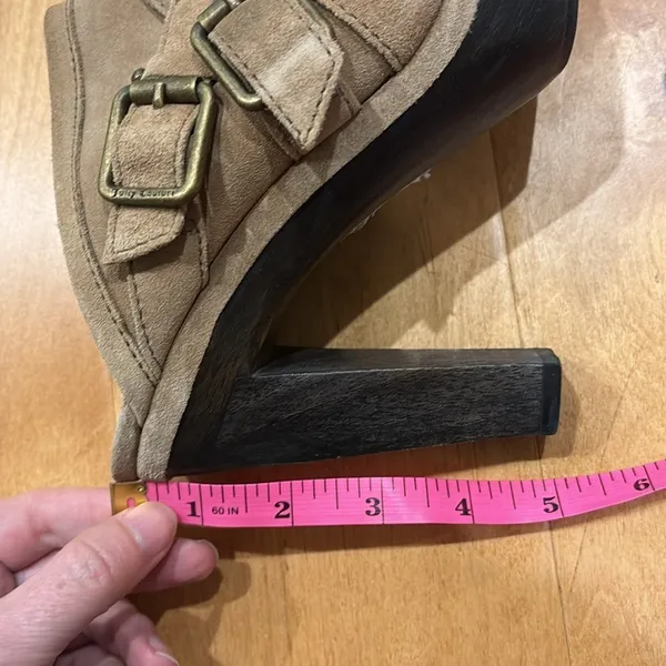 Juicy Couture Collette suede clogs mules platform shoes 7.5 tan - Image 9