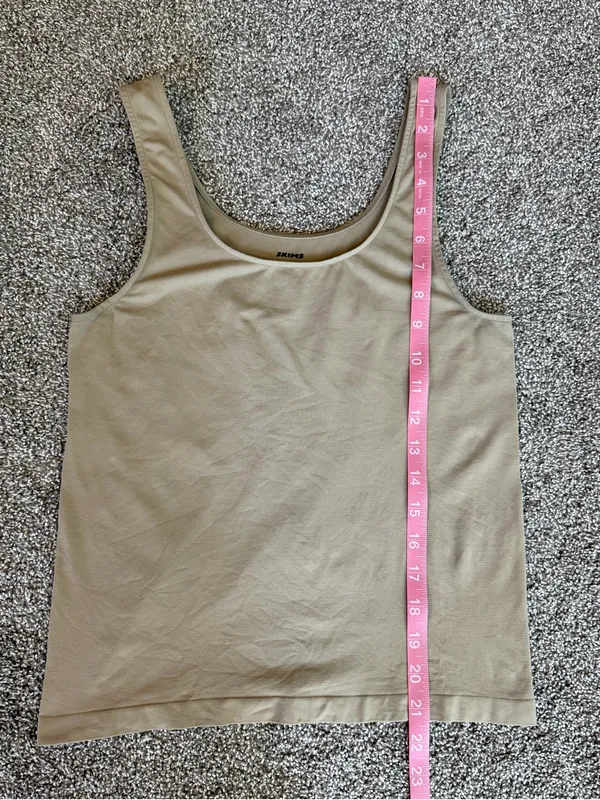 SKIMS Nude Beige Seamless Scoop Neck Tank Top Size L - Image 5