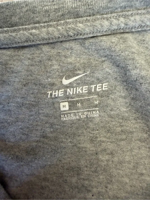 Nike Sportswear NYC House of Innovation Cropped Long Sleeve Tee Gray M - Image 4