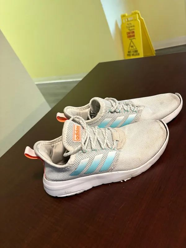 Adidas Cloudfoam Lite Racer Women's Size 8 - Image 2