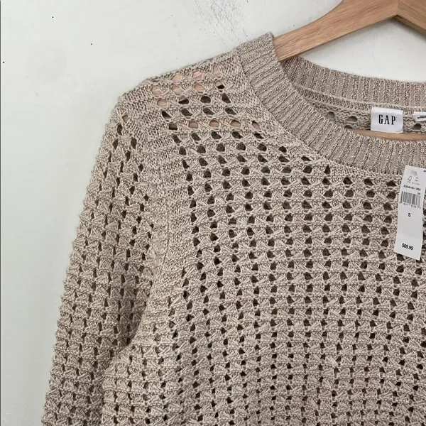 GAP Women's Light Tan open Knit Sweater with shimmery thread size small - Image 5