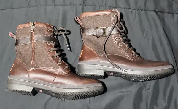 UGG Waterproof Brown Leather Lace Up Buckle Combat Ankle Boots Women Size 6.5 - Image 6