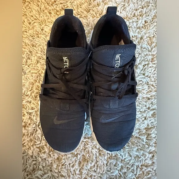 Nike sneakers - Image 2
