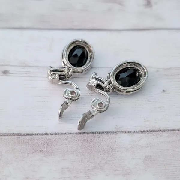 Vintage Monet Clip On Earrings Stunning Silver Tone, Black & Clear Gems - Image 6