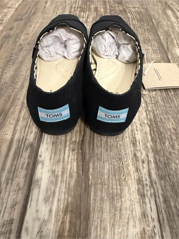 Toms Black Slip-On Canvas Shoes Size 5.5 Wide - Image 10
