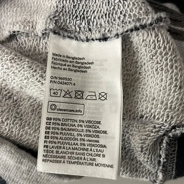 H&M cotton sweatshirt.  Size Small. - Image 5