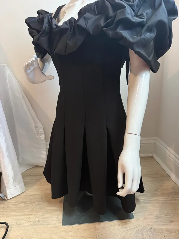 BNWT Mac Duggal Black Ruffle Off Shoulder Crepe Mini Dress Sz 4 - Image 6