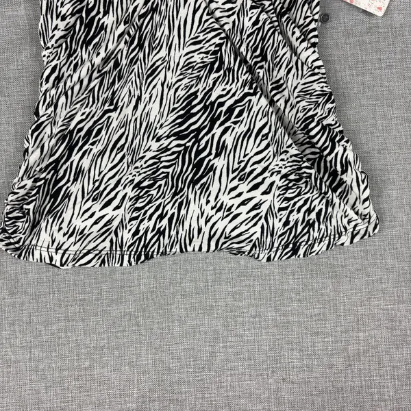 Free People Tank Top Womens M Black White V-Neck Sleeveless Zebra Print - Image 2