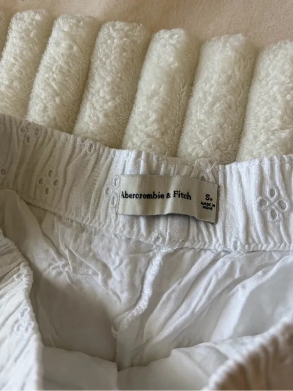 Abercrombie & Fitch White Eyelet Cotton Sleep Shorts - Image 4