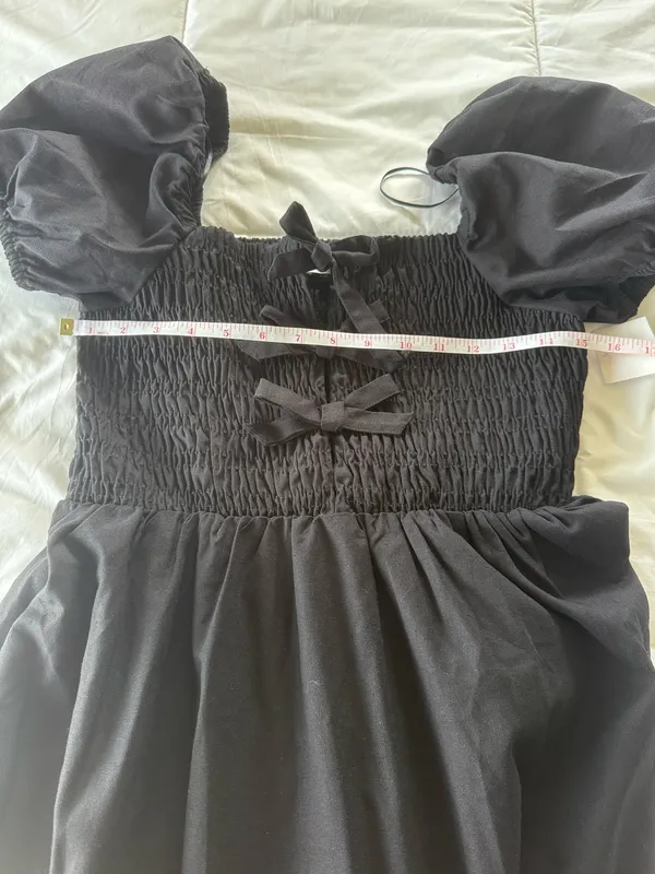 NWOT Astr the Label smocked dress size M - Image 4