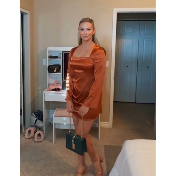 NEW Elegant Square Neck Satin Long Sleeve Mini Dress M - Image 4