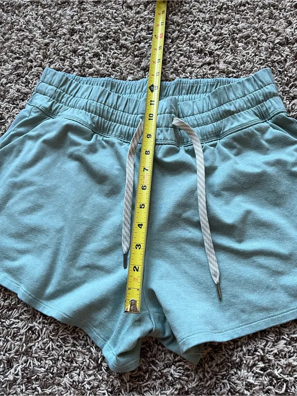 Vuori Halo Performance Shorts - Image 10