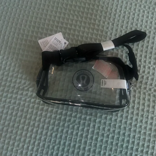 NWT Lululemon Everywhere‎ Belt Bag
*Clear - Image 3