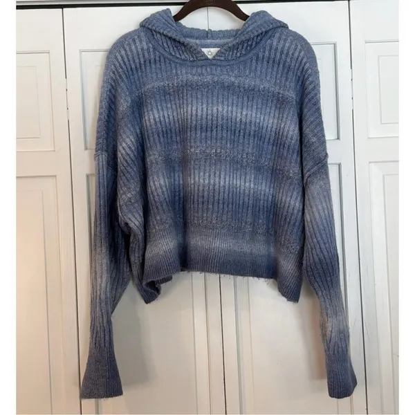 Offline by aerie ribbed ombre cropped blue sweater size xl - Image 3