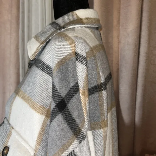 Size M Mid Length Flannel Pocketed Button Down Jacket Tan Size M - Image 8