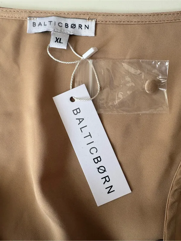Baltic Born Beige V-Neck Long Sleeve Maxi Dress NWT - Image 2
