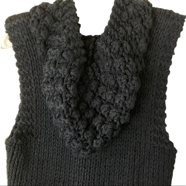 Mur Mur Black Crochet Hooded Sleeveless Vest Small - Image 6