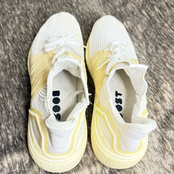ADIDAS ULTRA BOOST TRIPLE WHITE ATHLETIC MEN'S Size 10 - Image 4