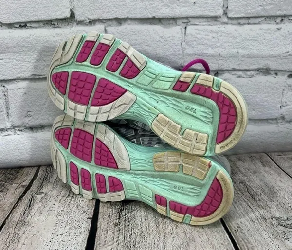 Women's Dynaflyte Running Shoe Size 6.5 - Image 6
