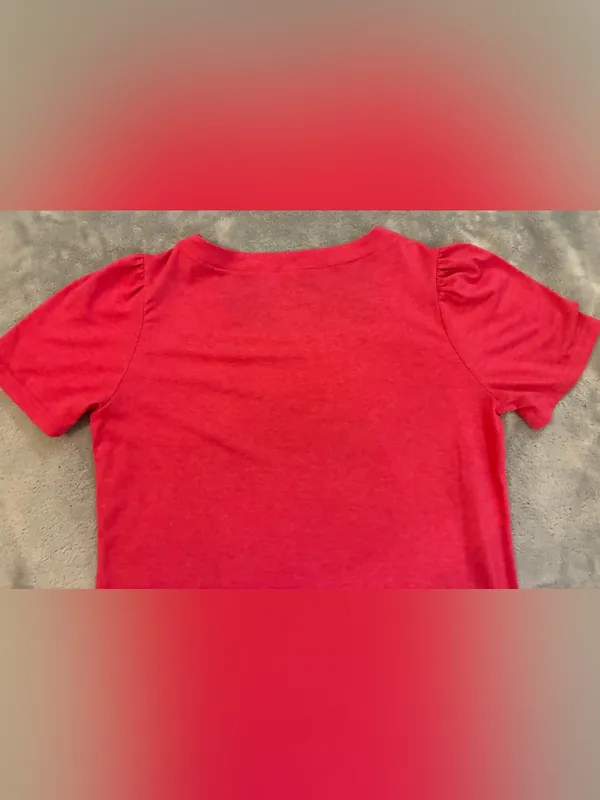Women’s Size Medium Pink T-Shirt with a Pleated Hem on Shoulder Sleeve - Image 6
