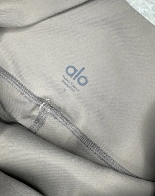 Alo Yoga Biker Shorts - Image 3