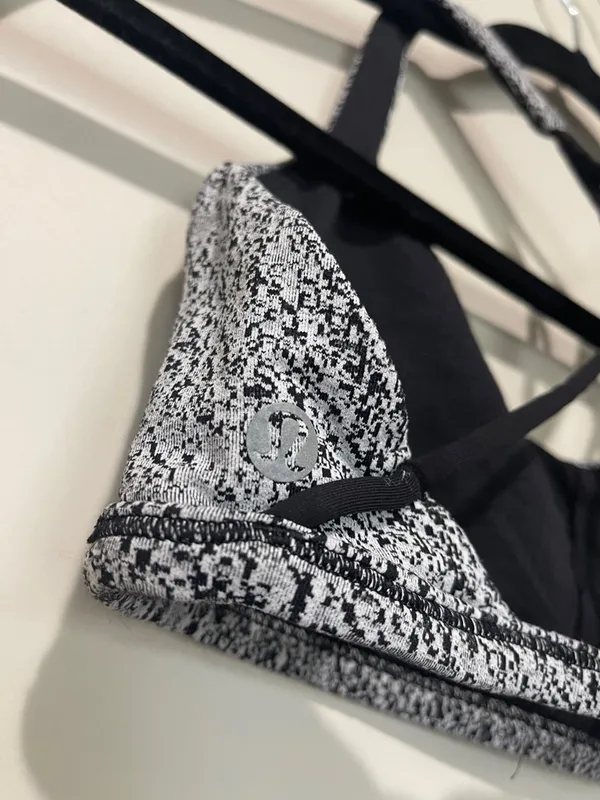 Lululemon Free To Be Zen Bra Power Luxtreme Spray Jacquard White Black Size 6 - Image 6