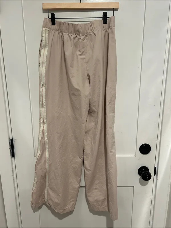 Forever 21 Wide Leg Track Pants in Soft Pink with Side Zipper size large - Image 2