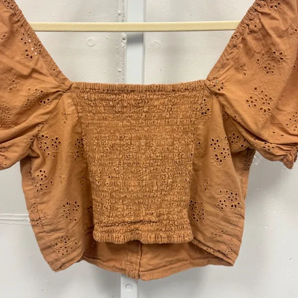 Love Tree Terracotta Rust Eyelet Button Front Smocked Crop‎ Top Blouse Medium - Image 4
