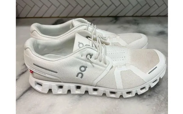On Cloud Running Shoes Women’s Size 11 White Swiss Engineering CloudTec EU43 - Image 9