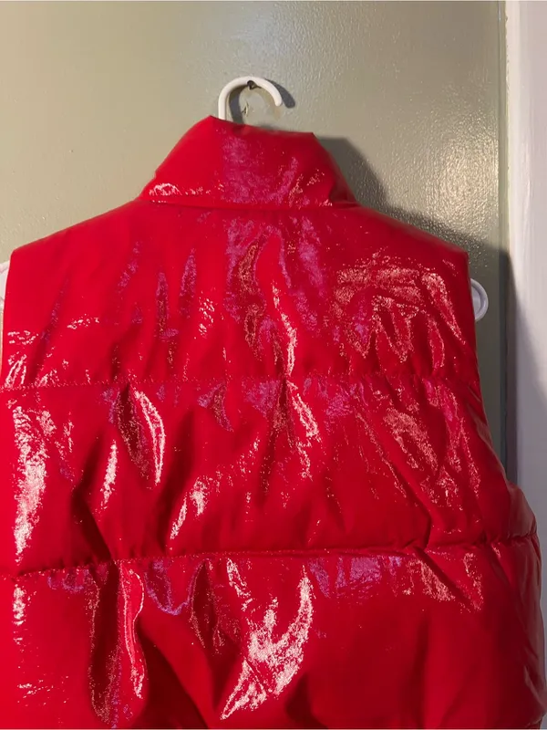 Ambiance Outerwear Women’s Size Large Puffer Vest Patent Bright Red Polyurethane - Image 7