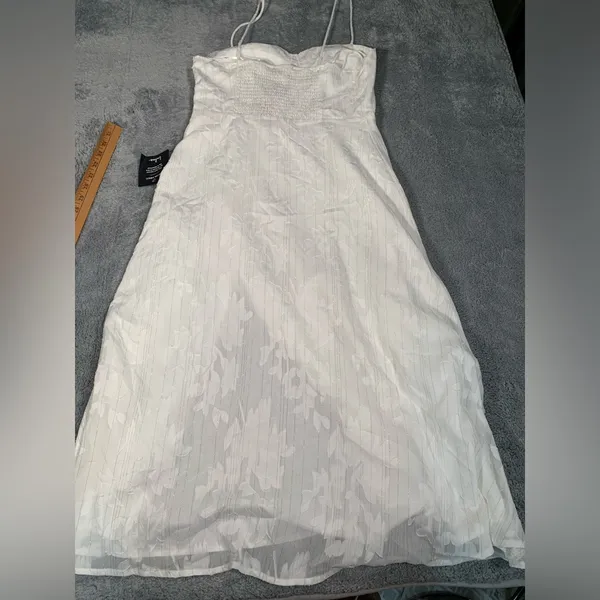 Lulus loveliest looks white floral midi dress medium NWT - Image 10