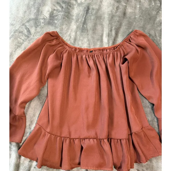 Peppermint Brown Off Shoulder Blouse Top Size Small Ruffle Sleeve‎ Flowy Light - Image 5